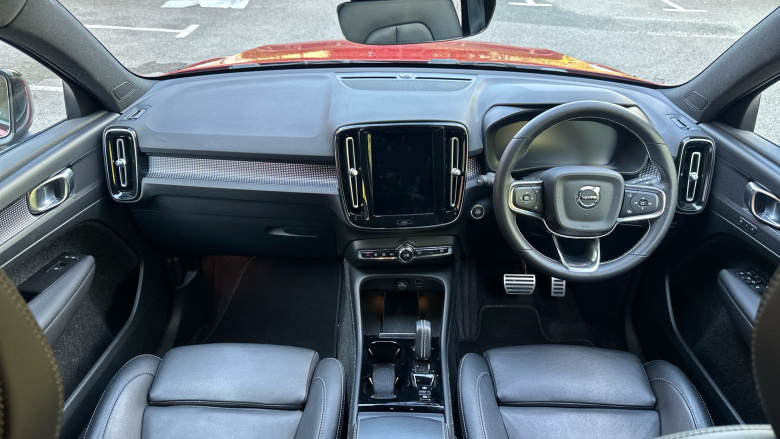 Volvo Xc40 2.0 B4P R DESIGN Pro 5dr AWD Auto Petrol Estate